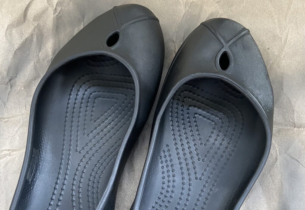 染めQスプレーで白く変色して失敗したクロックス