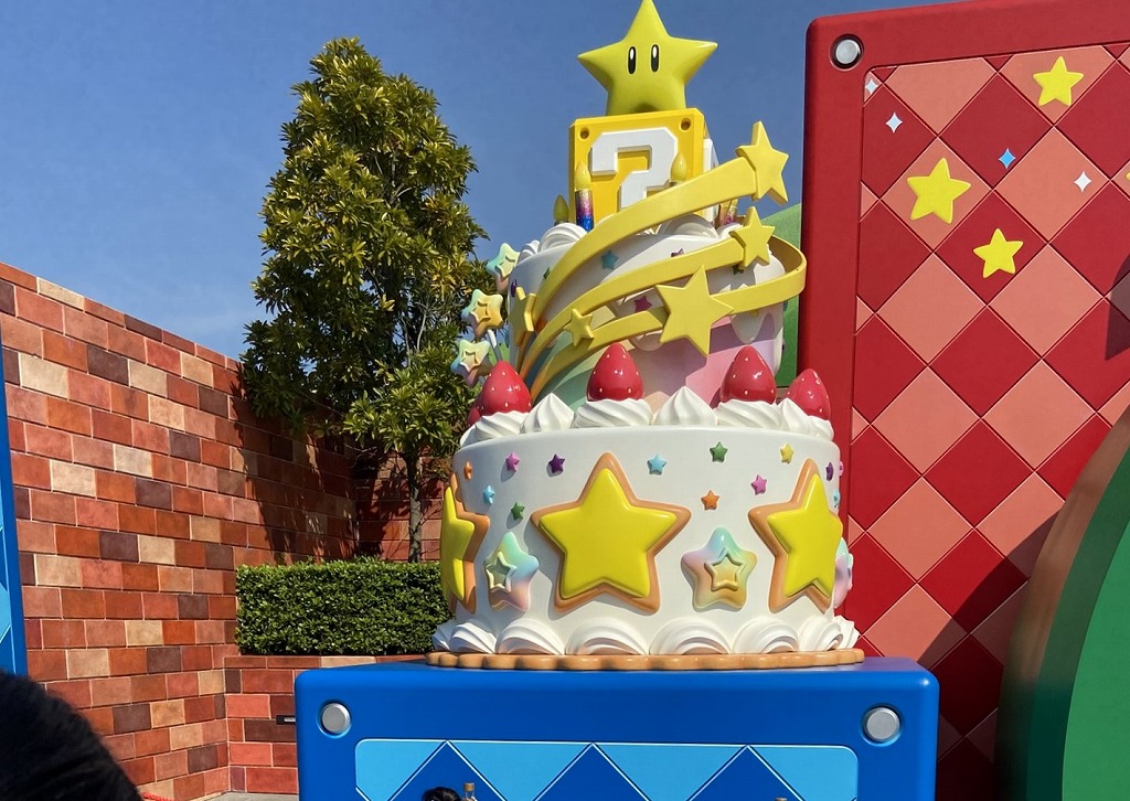 USJのニンテンドーワールド入り口のスターのケーキ
